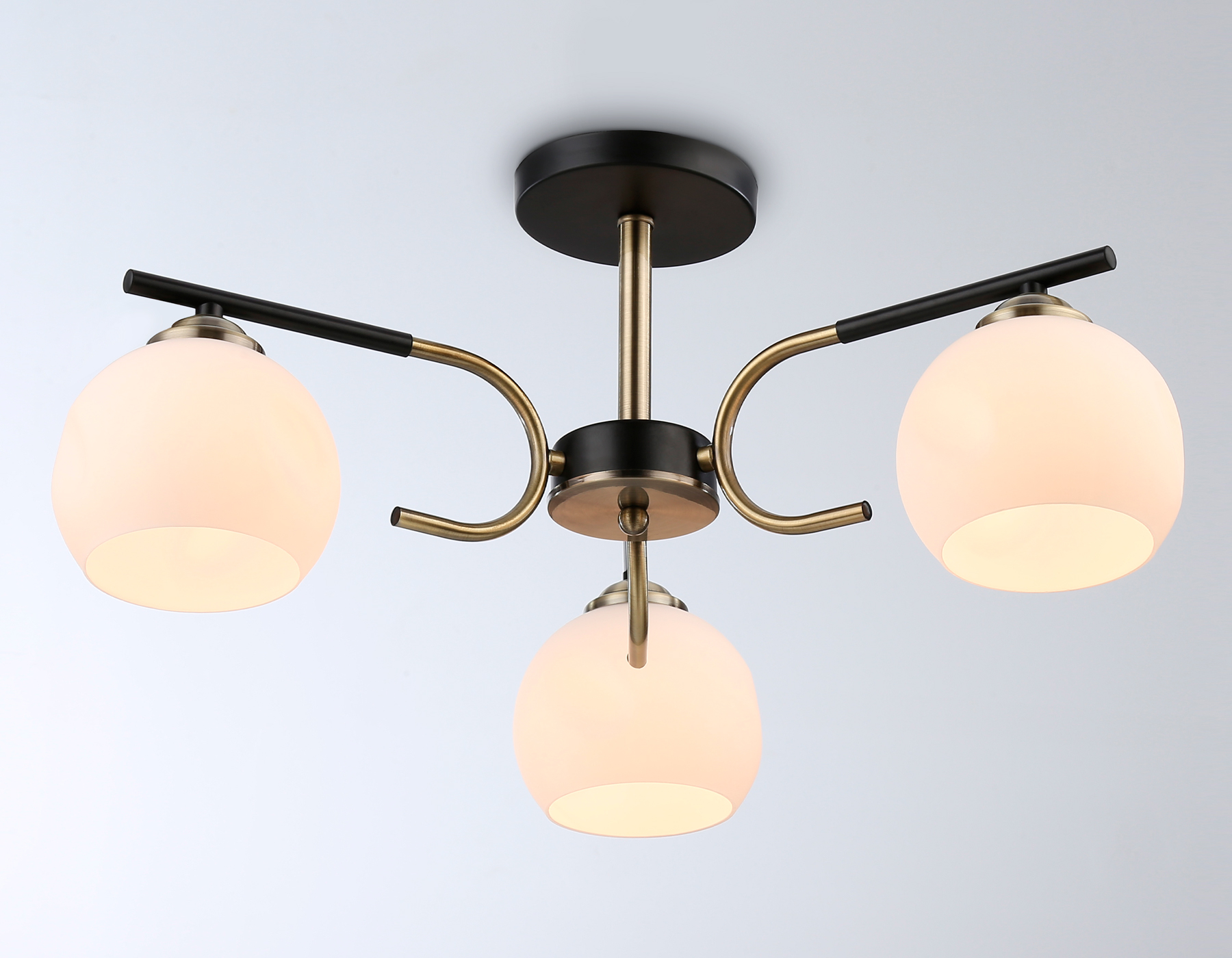 Люстра на штанге Ambrella Light Modern TR303311