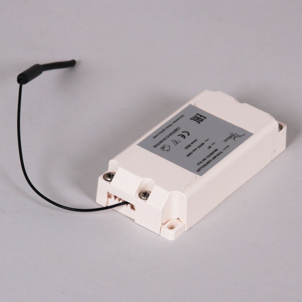 Умный блок питания для магнитных систем (CCT+SMART) Reluce TUYA WIFI CONTROLLER MAGNETIC 48V RLC WT