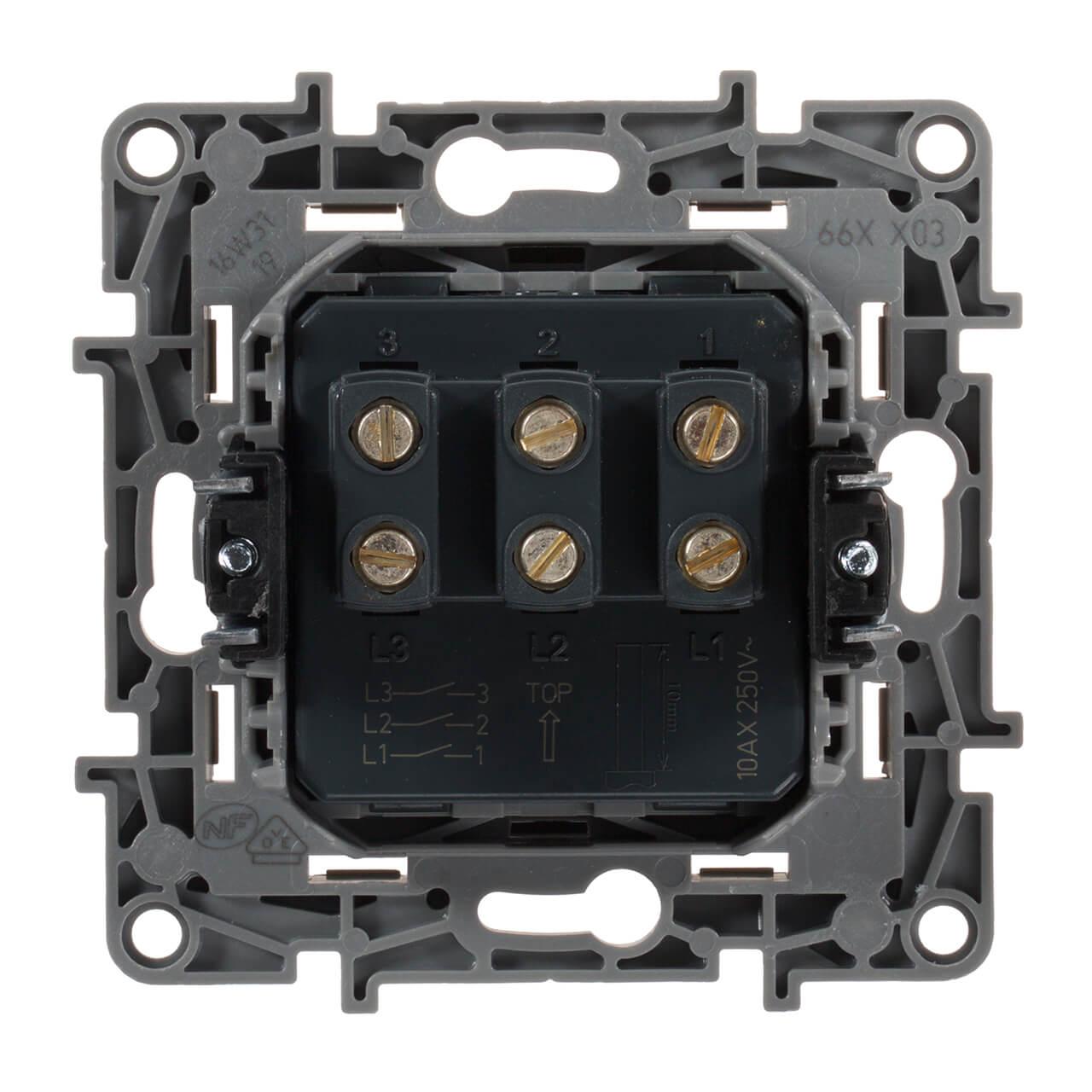 Выключатель трехклавишный Legrand Etika 10A 250V белый 672213
