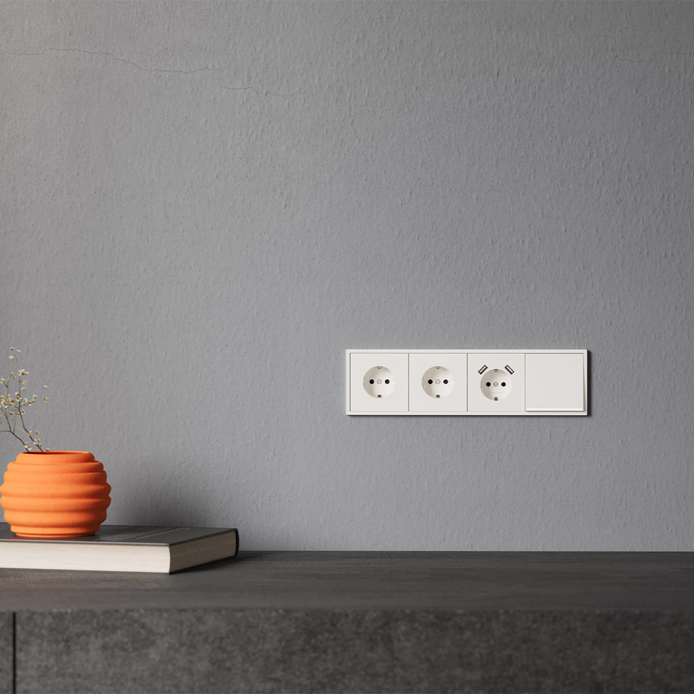 Накладка для розетки с заземлением и защитными шторками, с USB A+A Voltum S70 (хлопок) VLS000913