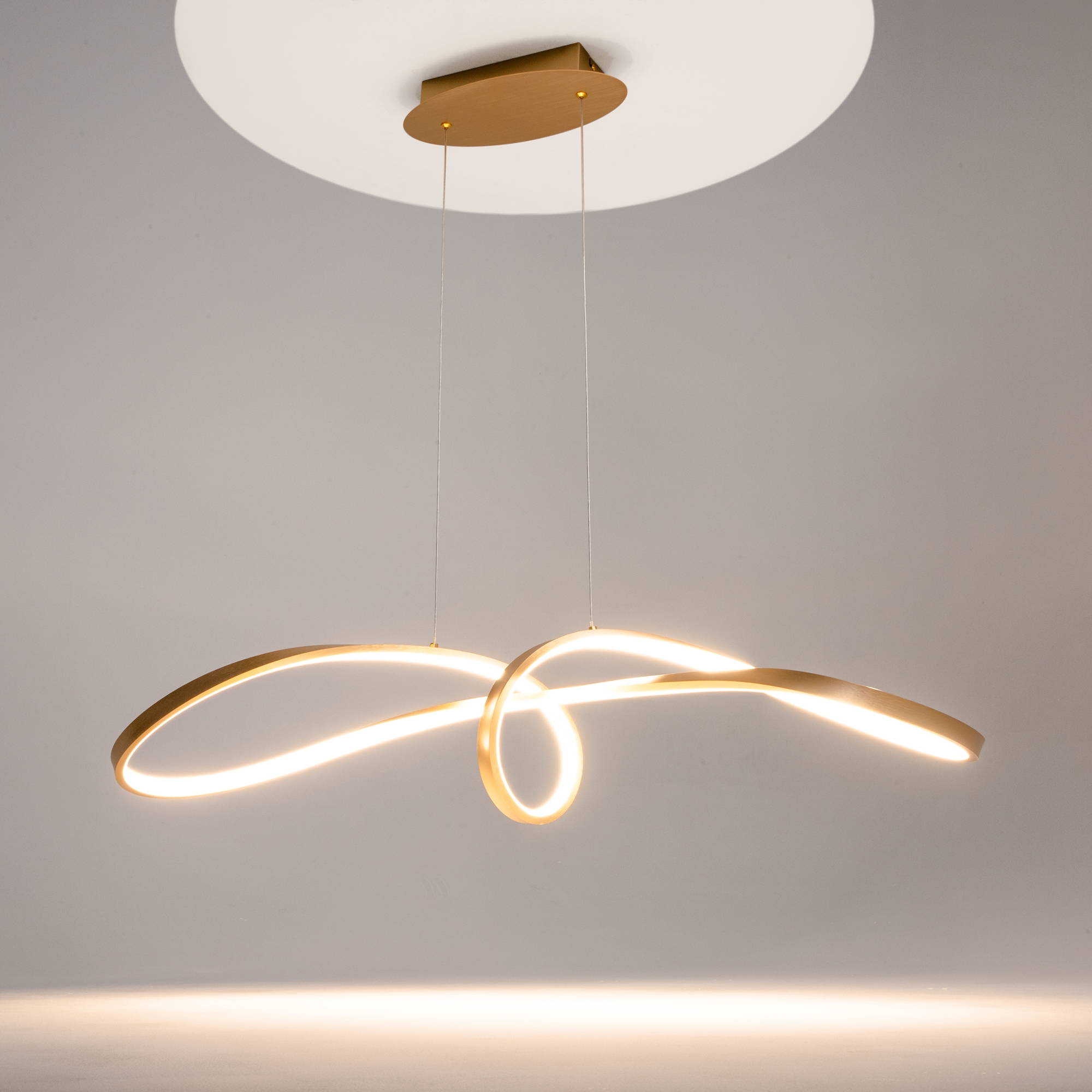 Подвесной светильник Maytoni Curve MOD156PL-L52G4K