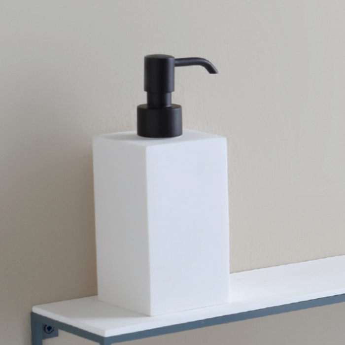 Bertocci Officina 02 Дозатор для жидкого мыла, настольный композит, цвет: белый матовый/черный матовый