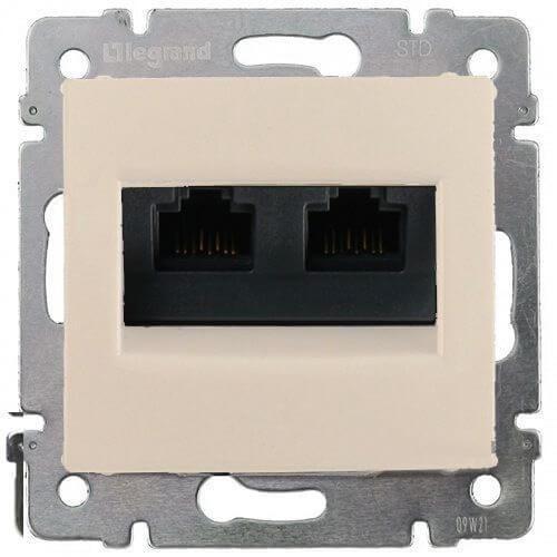 Розетка компьютерная 2хRJ45 Legrand Valena 6 кат FTP на винтах слоновая кость 774133