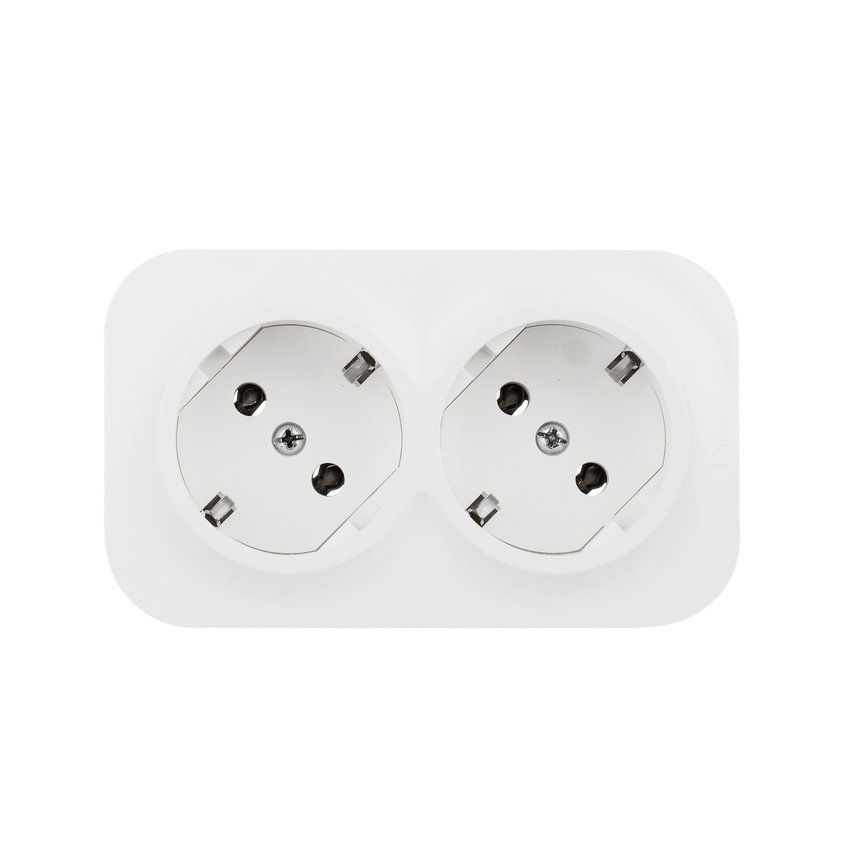 Розеточный блок двойной с/з со шторками Legrand Quteo 782237