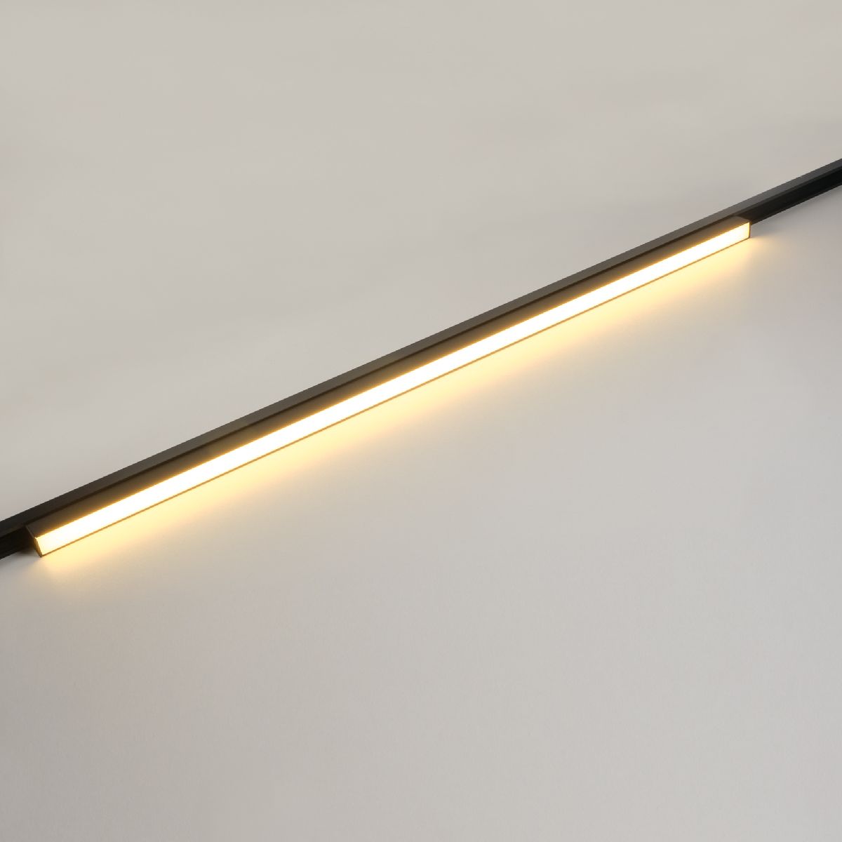 Трековый магнитный светильник Voltalighting Light AIJL-CX-E0091/36W/100/4К/B