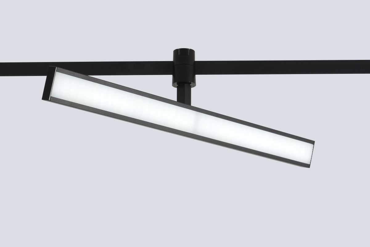 Трековый светильник для гибкой магнитной системы Crystal Lux Trace 48V CLT 0.37 001 18W BL SMART
