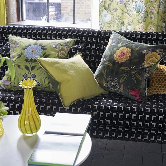 Подушка CCDG1454, Brocart Decoratif Velours, Moss, Designers Guild 55 x 55см