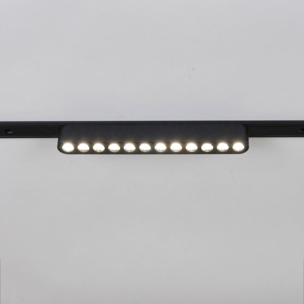 Трековый магнитный светильник (CCT+SMART) Reluce 13002-9.3-001UR magnetic LED12W BK CCT+SMART