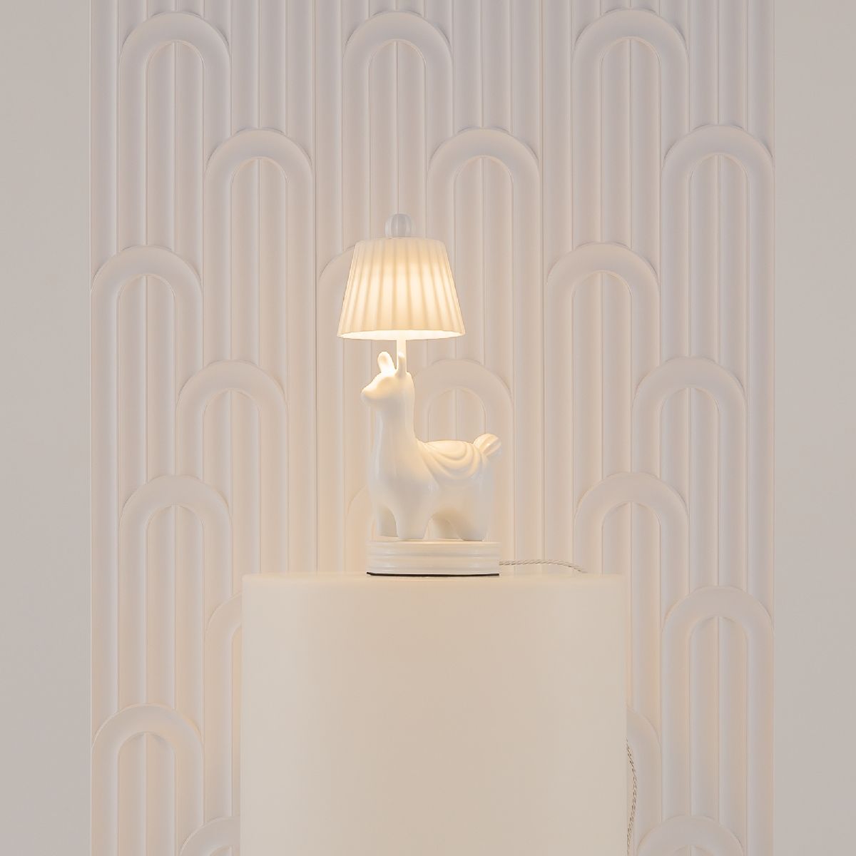 Настольная лампа Maytoni Senor alpaca MOD377TL-L5W3K