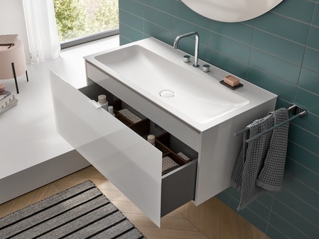 Emco Vanity units Тумба с раковиной подвесная 120х52хh44см, 1 ящик со стекл фасадом, ручка хром, корпус лак, подвесная, цвет: белый