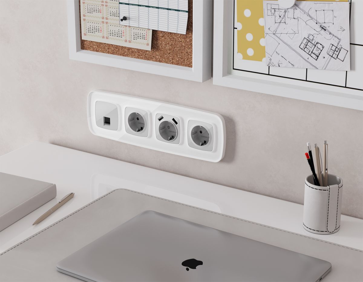 Комплект механизма компьютерной розетки Ambrella Volt RJ-45 (8P8C) CAT6A экранированной с автоматической защитной шторкой OMEGA MO412005 Серебро глянец QUANT (OP4120, VM185)