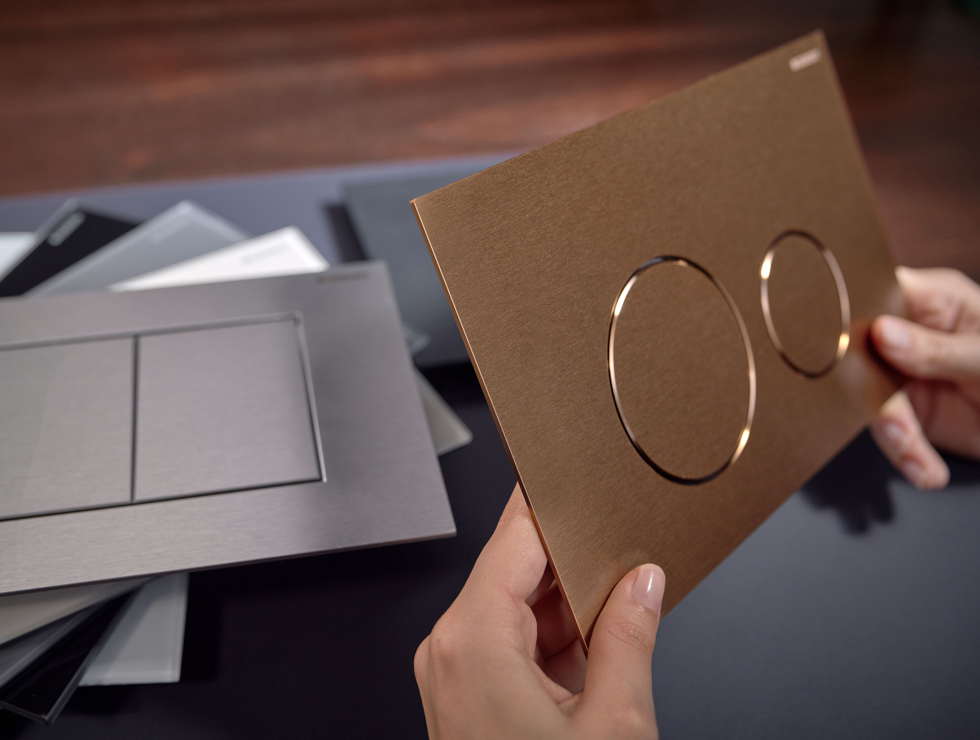 Geberit Sigma40 Клавиша для двойного смыва, круглая: Красное золото