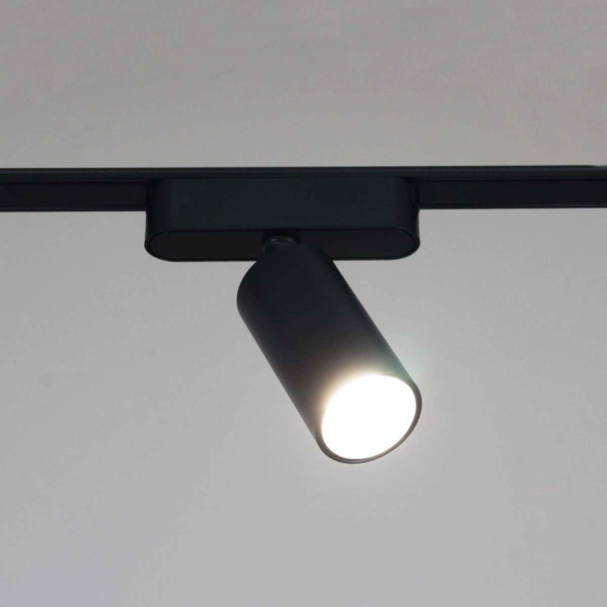 Трековый магнитный светильник (CCT+SMART) Reluce 13005-9.3-001UR magnetic LED12W BK CCT+SMART