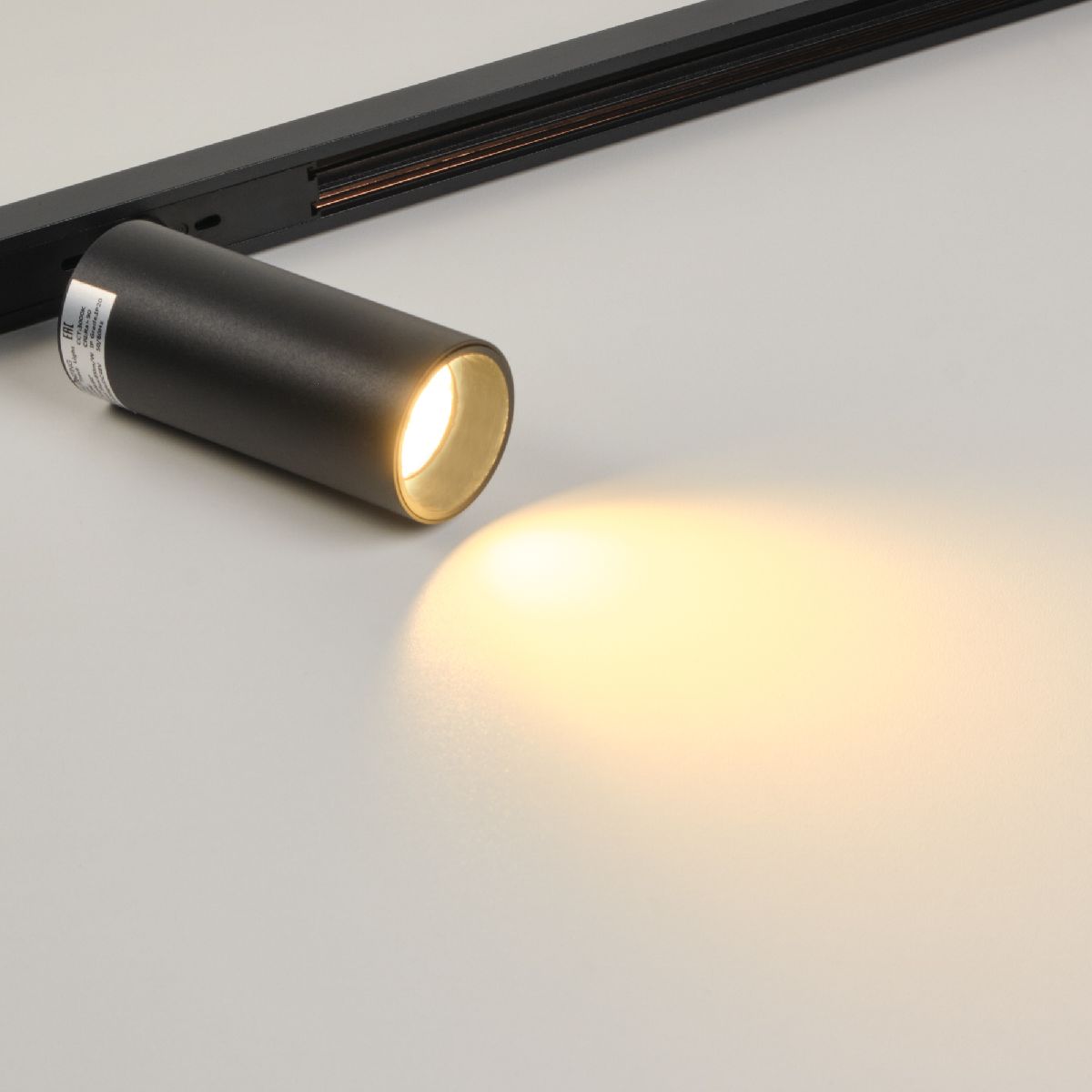 Трековый магнитный светильник Voltalighting Light AIJL-CX-E0201/12W/3K/60/B