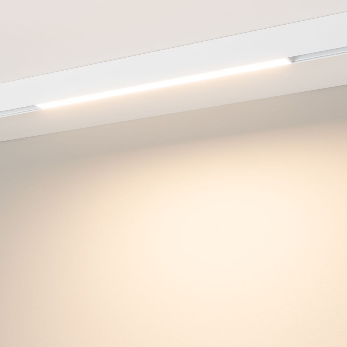 Трековый магнитный светильник Arlight MAG-ORIENT-FLAT-L465-16W Warm3000 (WH, 100 deg, 48V, DALI) 035843(1)