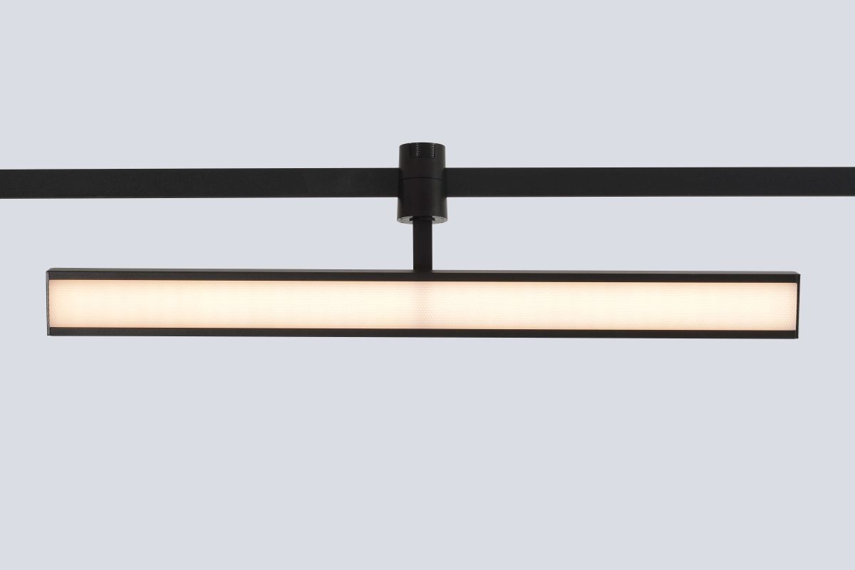 Трековый светильник для гибкой магнитной системы Crystal Lux Trace 48V CLT 0.37 001 18W BL SMART