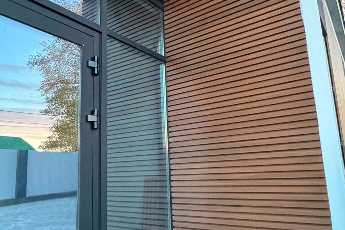 Вертикальная стеновая панель ДПК NauticPrime Line Ко-Экструзия 219*26*4000мм, цвет Тик
