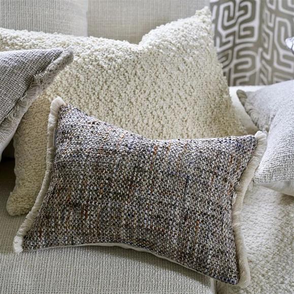 Подушка CCDG1590, Swaledale Boucle, Chalk, Designers Guild 60 x 45см
