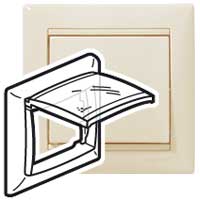 Рамка влагозащищенная c крышкой Legrand Valena Classic 695642