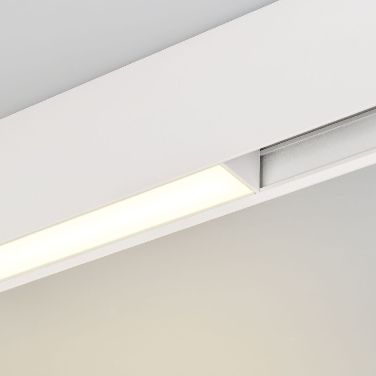 Трековый магнитный светильник Arlight MAG-FLAT-45-L405-12W Day4000 (WH, 100 deg, 24V, DALI) 046577