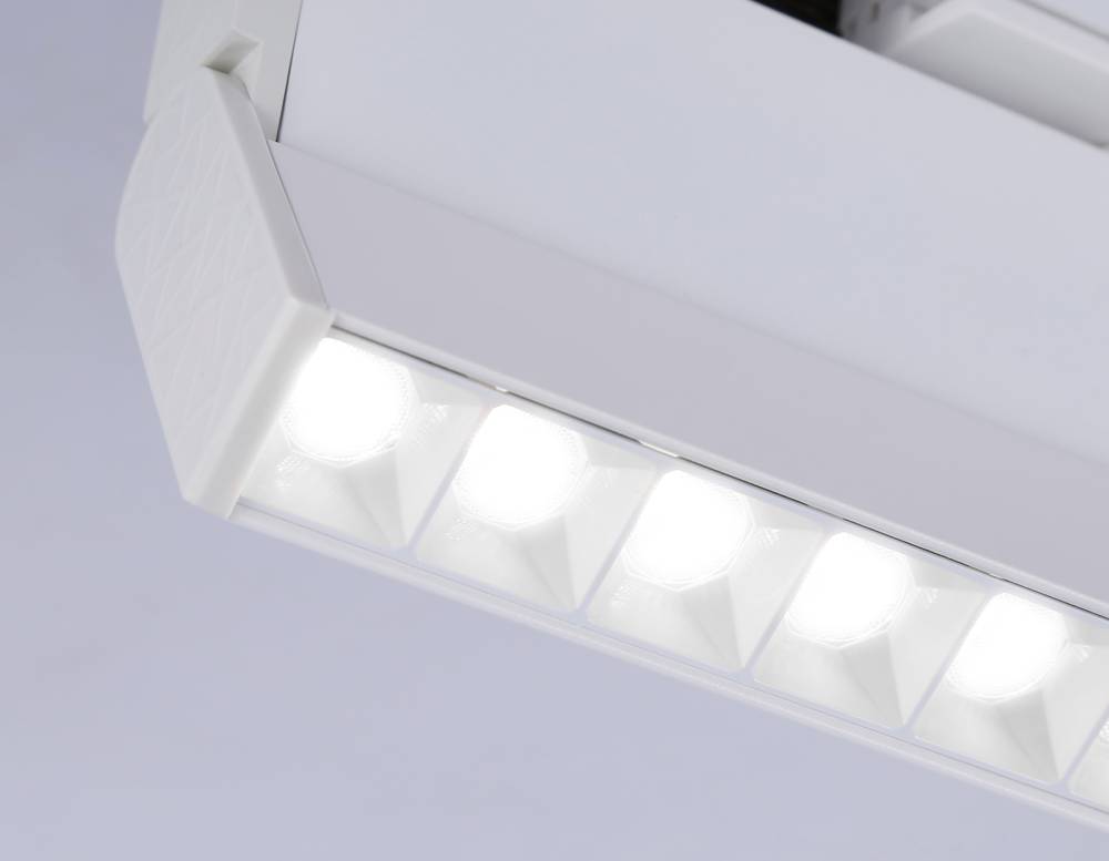 Трековый однофазный светильник Ambrella Light Track System GL6816