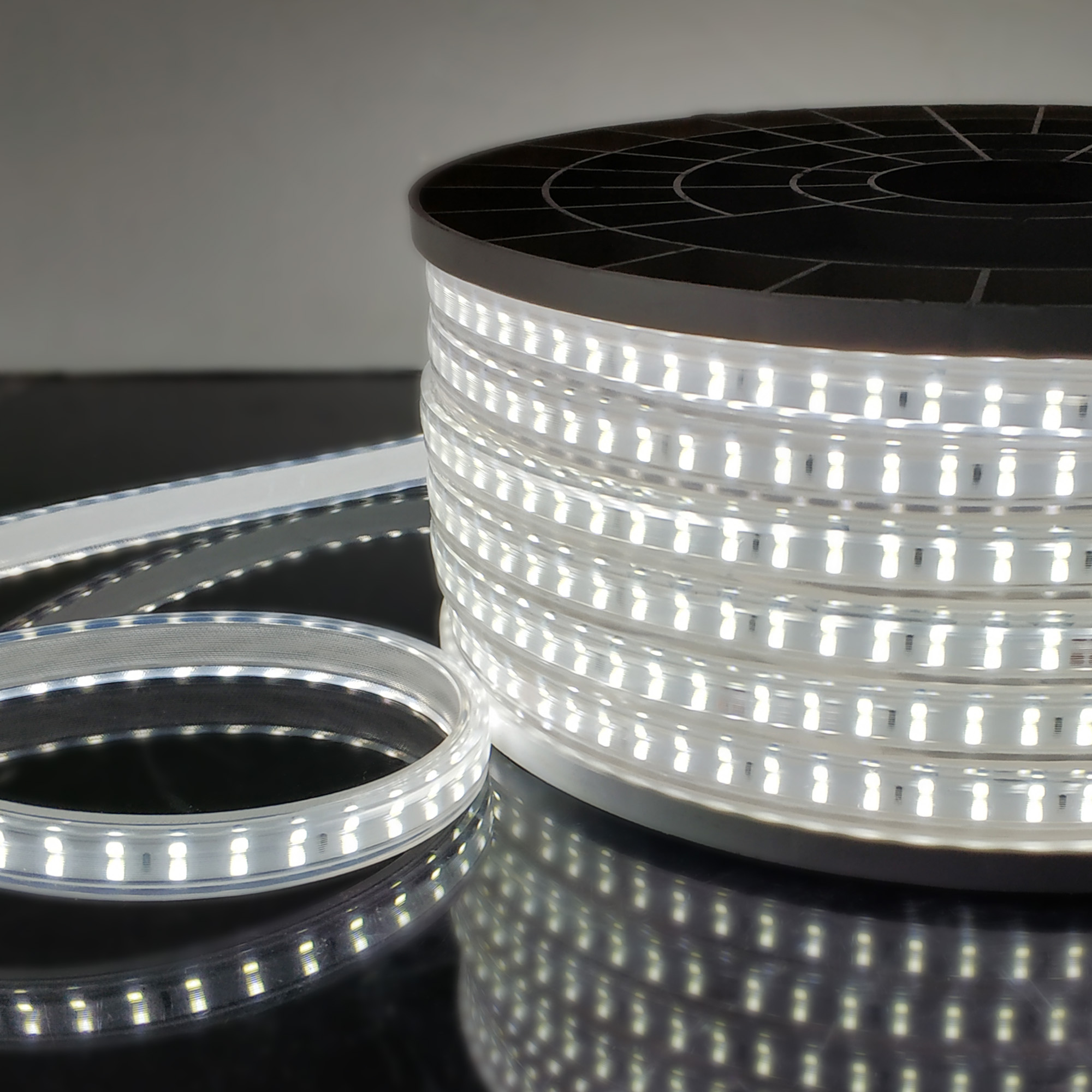 Светодиодная лента Elektrostandard 220V 18W 180Led 2835 IP65, холодный белый, 50 м, двухрядная 4690389170041